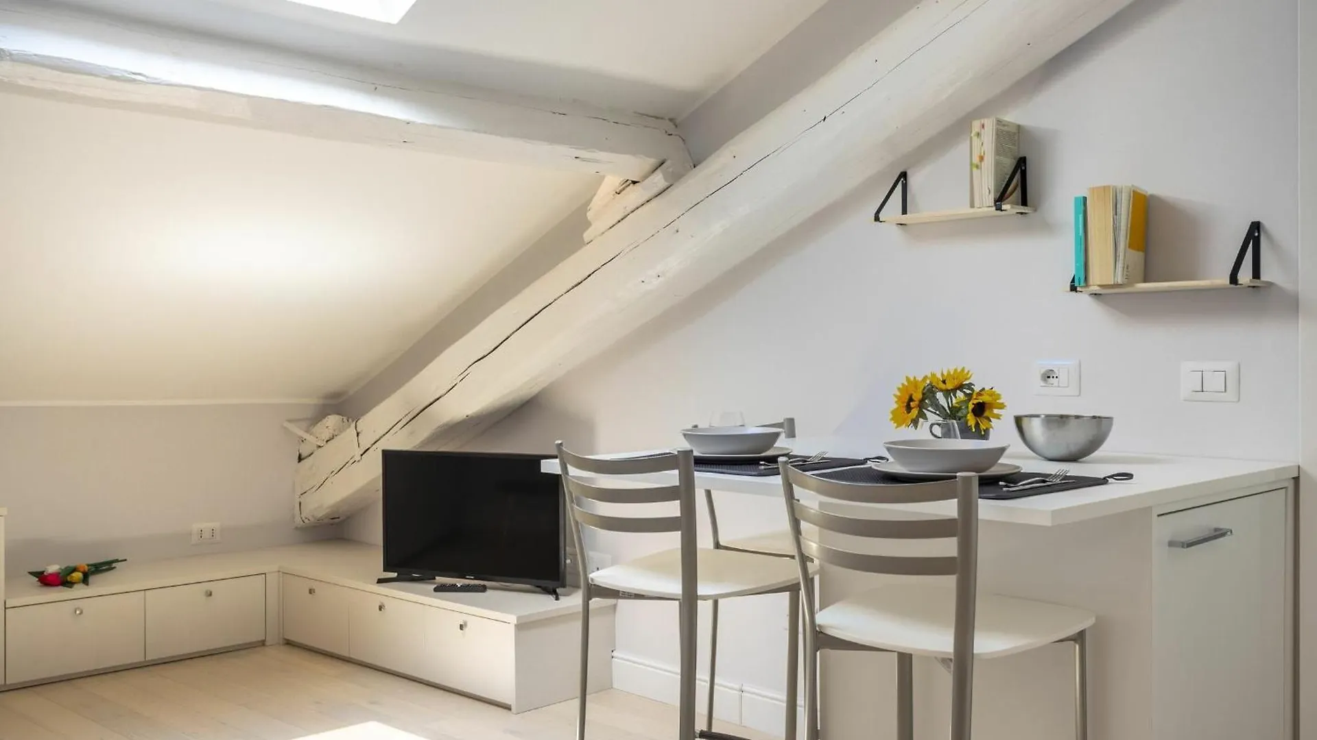 Διαμέρισμα Ferrucci 1 Bedroom Attic In Milan By Halldis