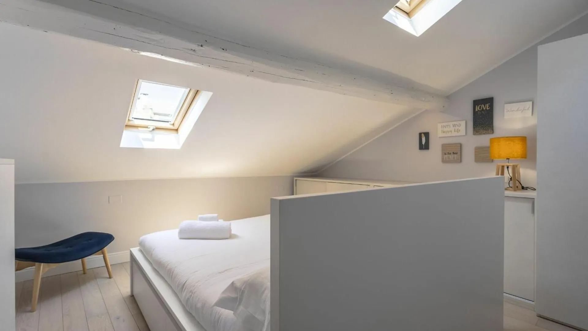 Apartament Ferrucci 1 Bedroom Attic In Milan By Halldis Włochy